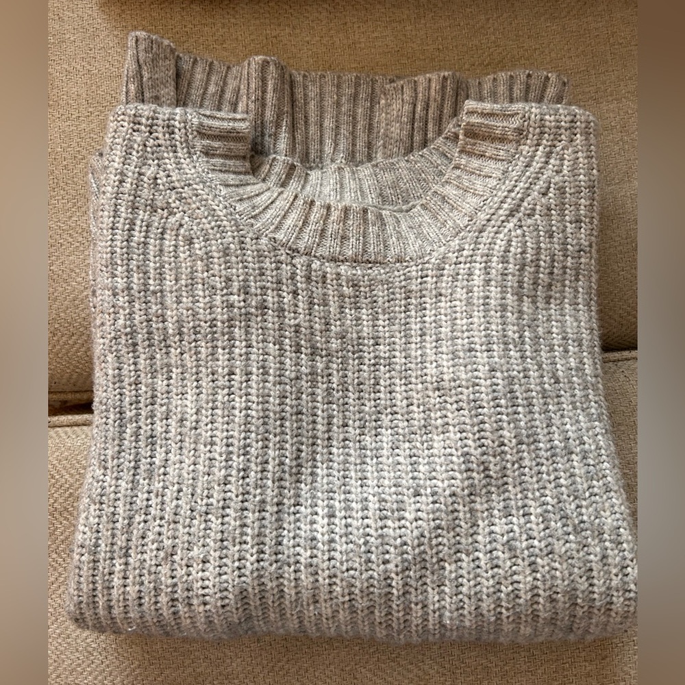 American Eagle Outfitters Light Gray Knit Sweater